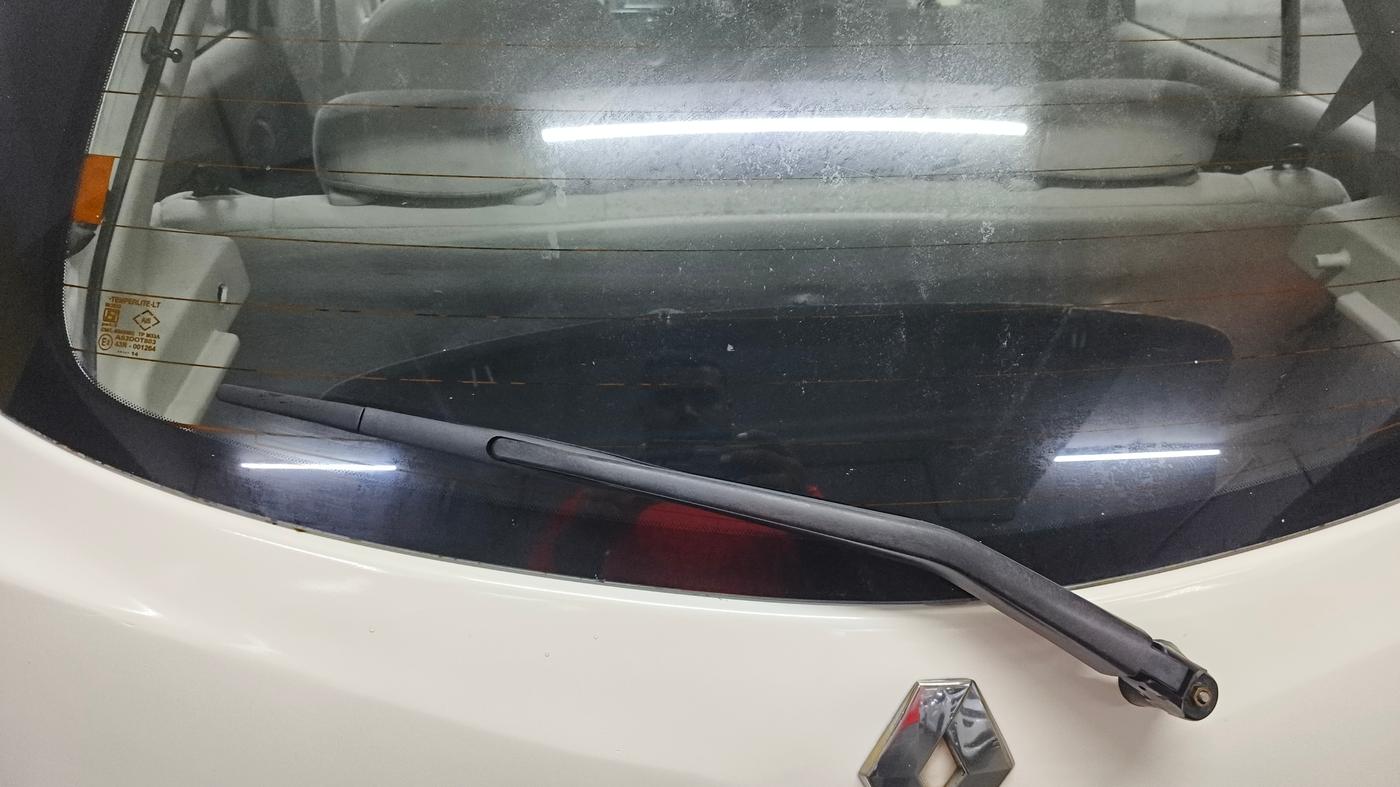 2014 Renault Pulse RXL DIESEL, Diesel, Manual, 1,18,525 km, Rear Wiper