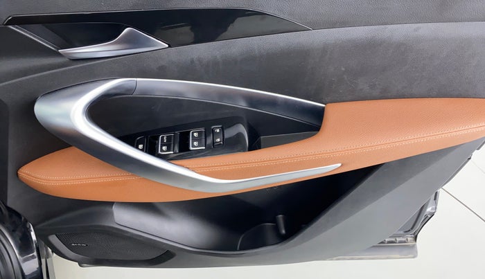 2020 MG HECTOR PLUS SHARP DCT, Petrol, Automatic, 42,696 km, Driver Side Door Panels Control