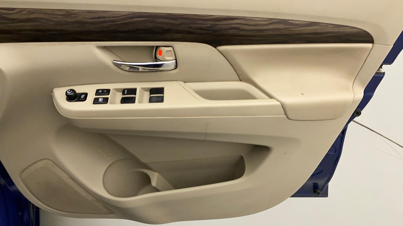 2019 Maruti Ertiga ZXI+ SHVS, Petrol, Manual, 75,175 km, Driver Side Door Panels Control