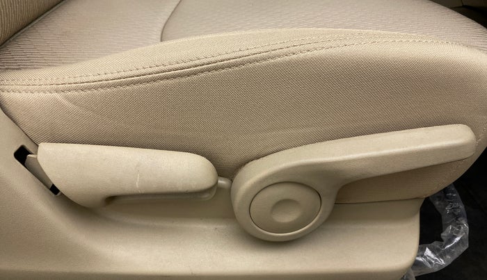 2021 Maruti Ciaz DELTA 1.5 SHVS VVT MT, Petrol, Manual, 3,462 km, Driver Side Adjustment Panel