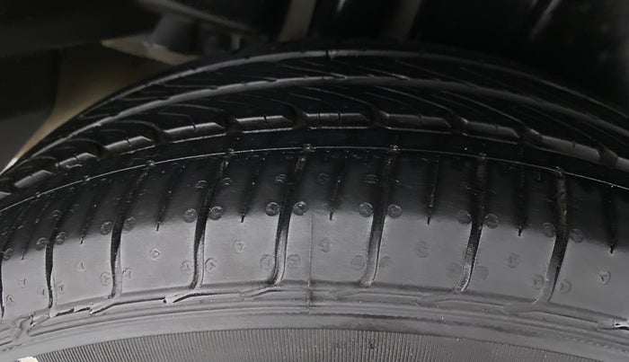 2021 Maruti Ciaz DELTA 1.5 SHVS VVT MT, Petrol, Manual, 3,462 km, Right Rear Tyre Tread