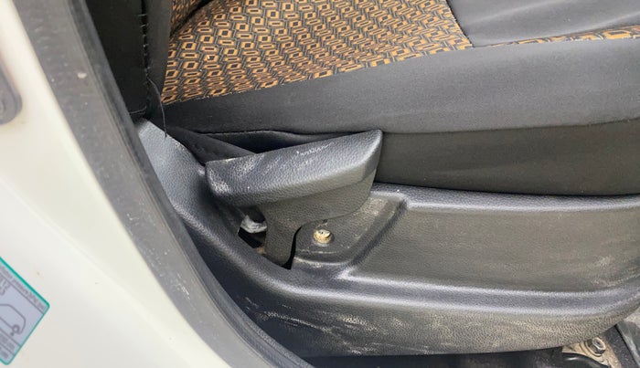 2017 Hyundai Eon ERA +, Petrol, Manual, 47,805 km, Driver Side Adjustment Panel