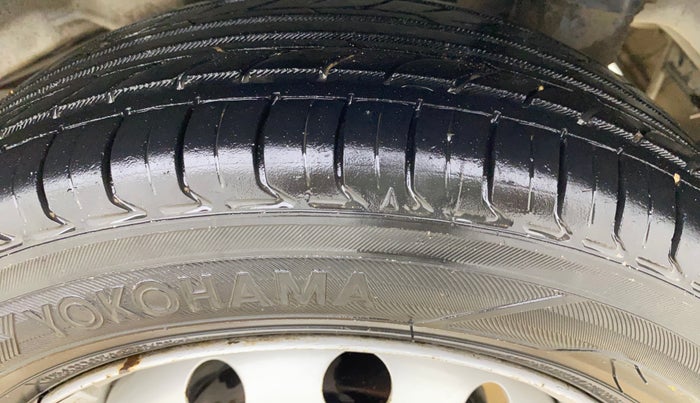 2017 Hyundai Eon ERA +, Petrol, Manual, 47,805 km, Left Rear Tyre Tread