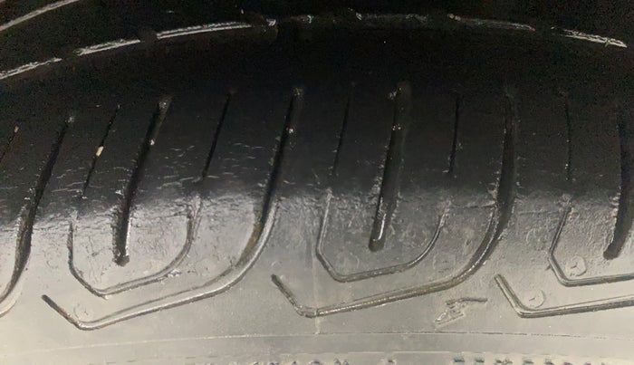 2015 Ford New Figo TREND 1.5L DIESEL, Diesel, Manual, 1,33,962 km, Left Rear Tyre Tread