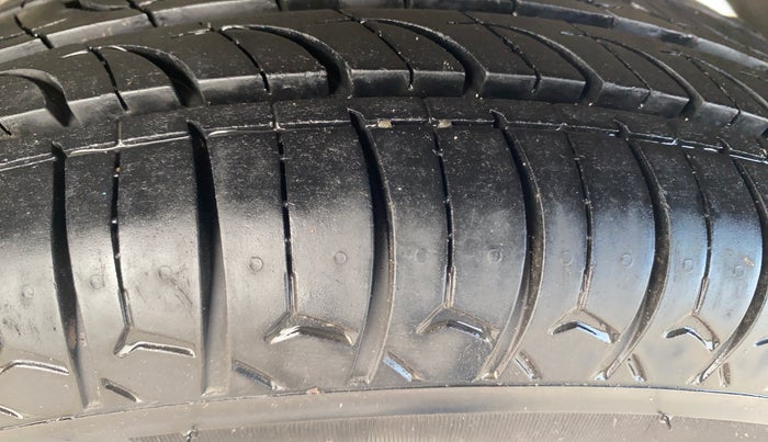 2017 Maruti Alto 800 LXI, Petrol, Manual, 56,747 km, Left Rear Tyre Tread