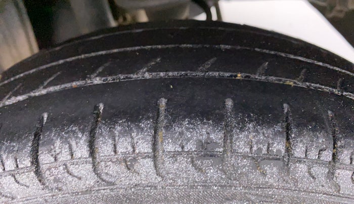 2018 Maruti Alto 800 LXI, Petrol, Manual, 97,535 km, Left Rear Tyre Tread