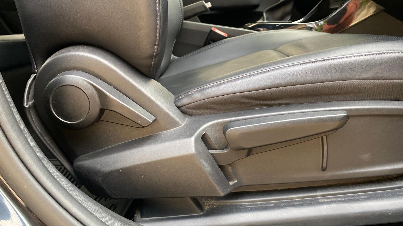 2022 Tata ALTROZ XZA PLUS DARK EDTION, Petrol, Automatic, 26,332 km, Driver Side Adjustment Panel