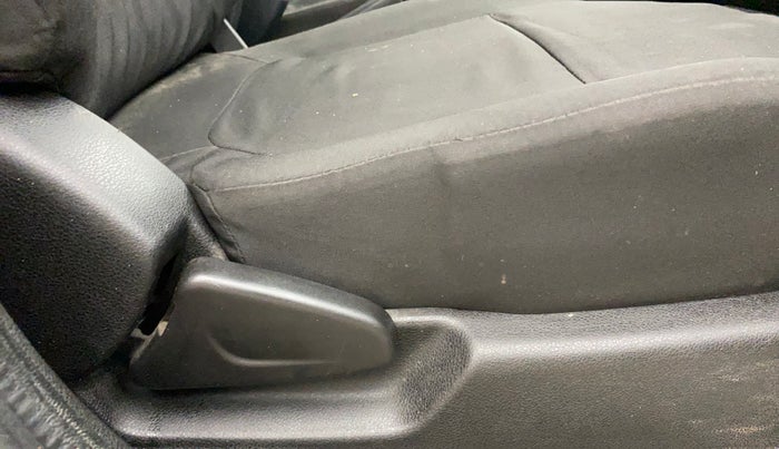 2017 Renault Kwid RXT 1.0 AMT, Petrol, Automatic, 78,108 km, Driver Side Adjustment Panel