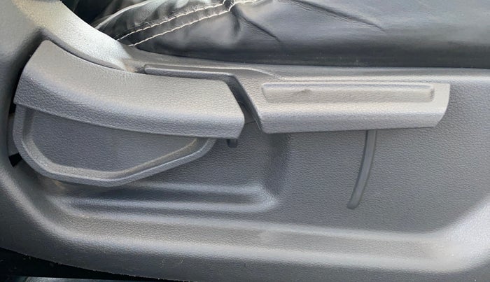 2020 Hyundai GRAND I10 NIOS SPORTZ 1.2 KAPPA VTVT, Petrol, Manual, 94,155 km, Driver Side Adjustment Panel