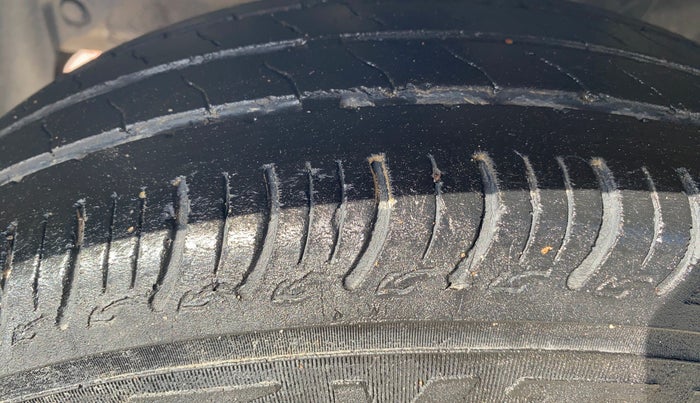 2020 Hyundai GRAND I10 NIOS SPORTZ 1.2 KAPPA VTVT, Petrol, Manual, 94,155 km, Left Front Tyre Tread