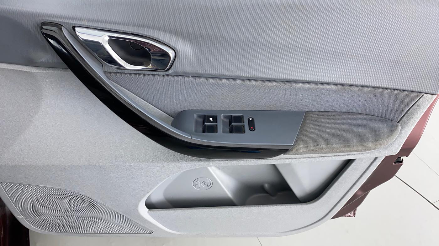 2021 Tata TIGOR XZ PLUS 1.2 REVOTRON, Petrol, Manual, 9,809 km, Driver Side Door Panels Control