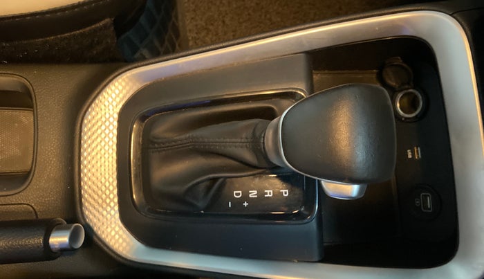 2023 KIA SONET HTX 1.5 AT, Diesel, Automatic, 39,363 km, Gear Lever