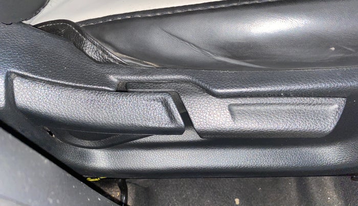 2023 KIA SONET HTX 1.5 AT, Diesel, Automatic, 39,363 km, Driver Side Adjustment Panel