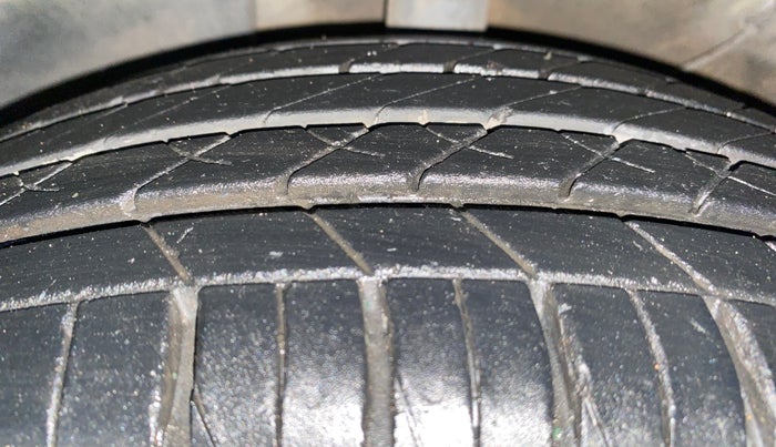 2023 KIA SONET HTX 1.5 AT, Diesel, Automatic, 39,363 km, Left Front Tyre Tread