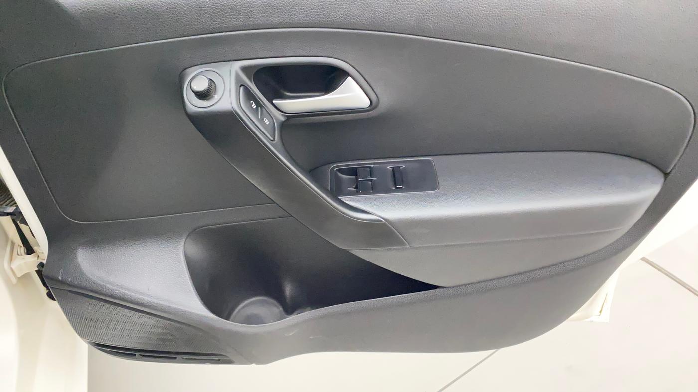 2019 Volkswagen Ameo COMFORTLINE 1.0L, Petrol, Manual, 64,401 km, Driver Side Door Panels Control