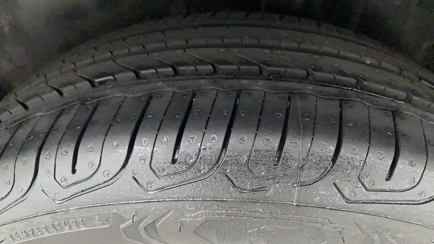 2019 Volkswagen Ameo COMFORTLINE 1.0L, Petrol, Manual, 64,401 km, Left Rear Tyre Tread