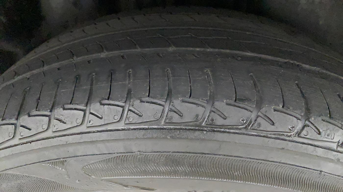 2019 Volkswagen Ameo COMFORTLINE 1.0L, Petrol, Manual, 64,401 km, Right Rear Tyre Tread