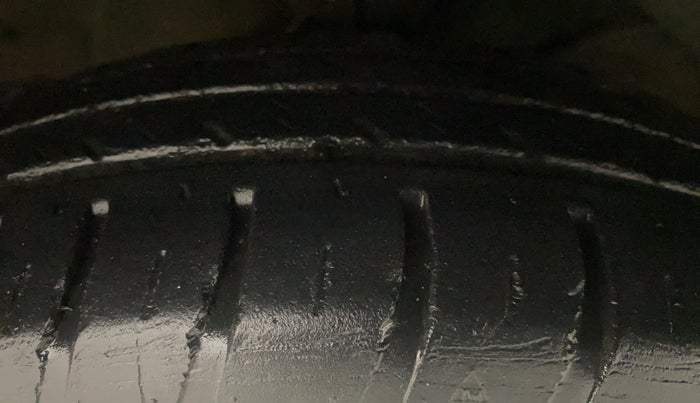 2020 Maruti Dzire VXI AMT, Petrol, Automatic, 45,318 km, Right Front Tyre Tread