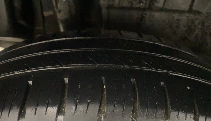 2020 Maruti Dzire VXI AMT, Petrol, Automatic, 45,318 km, Right Rear Tyre Tread