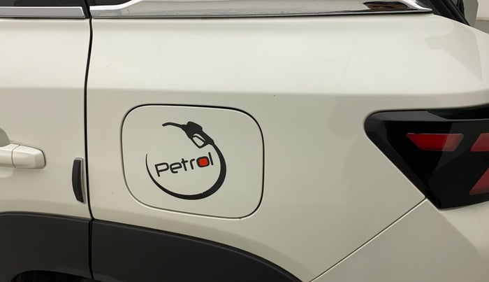 2023 Maruti BREZZA ZXI SMART HYBRID , Petrol, Manual, 21,907 km, Left quarter panel - Graphic sticker