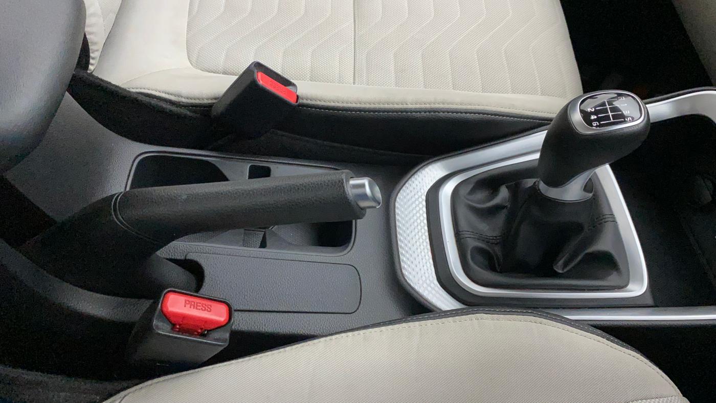 2020 KIA SONET HTX 1.5, Diesel, Manual, 27,126 km, Gear Lever