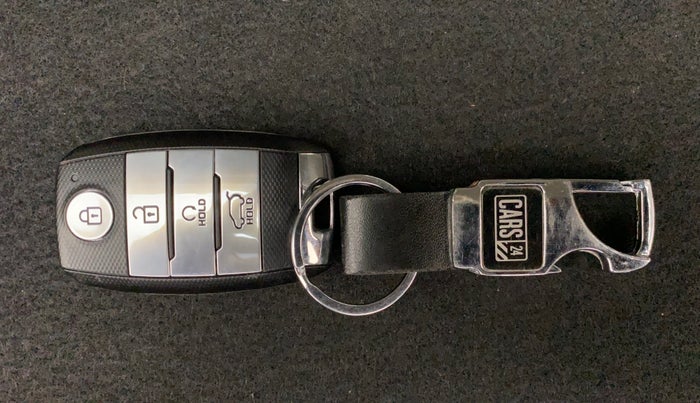 2020 KIA SONET HTX 1.5, Diesel, Manual, 27,126 km, Key Close Up