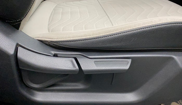 2020 KIA SONET HTX 1.5, Diesel, Manual, 27,126 km, Driver Side Adjustment Panel
