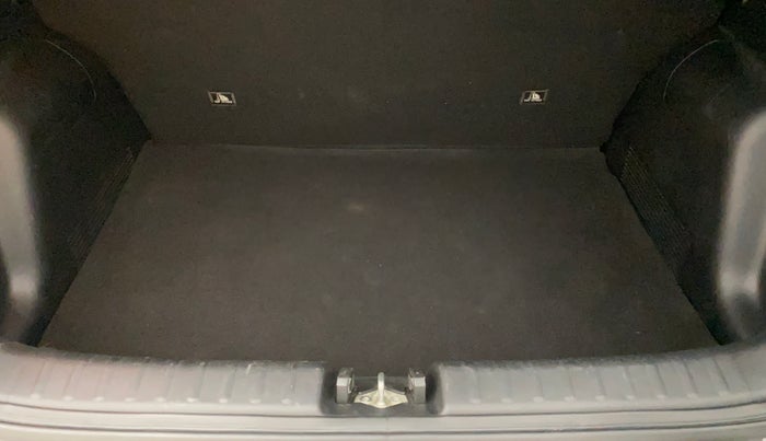 2020 KIA SONET HTX 1.5, Diesel, Manual, 27,126 km, Boot Inside