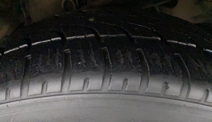 2018 Tata Hexa Varicor 400 XT, Diesel, Manual, 92,452 km, Right Front Tyre Tread