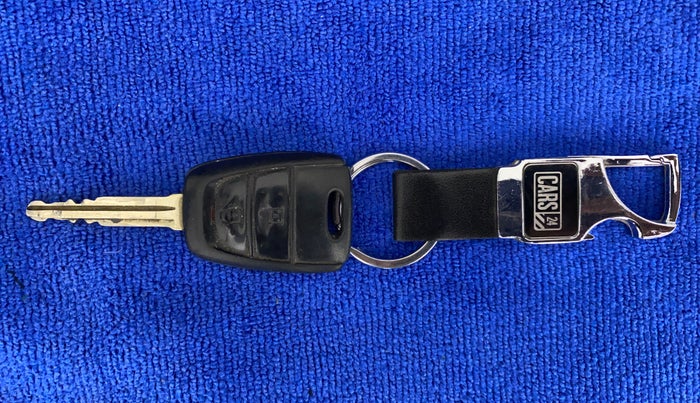 2016 Hyundai Grand i10 SPORTZ 1.1 CRDI, Diesel, Manual, 95,265 km, Key Close Up