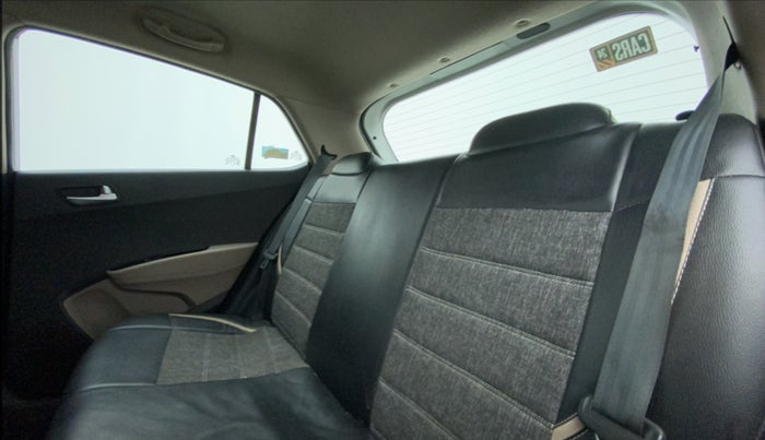 2016 Hyundai Grand i10 SPORTZ 1.1 CRDI, Diesel, Manual, 95,265 km, Right Side Rear Door Cabin