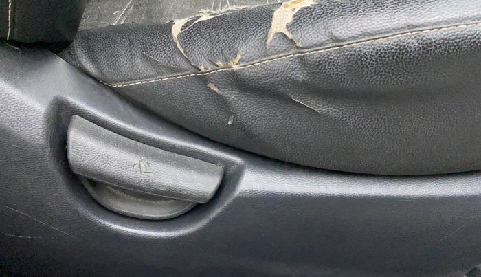 2016 Hyundai Grand i10 SPORTZ 1.1 CRDI, Diesel, Manual, 95,265 km, Driver Side Adjustment Panel