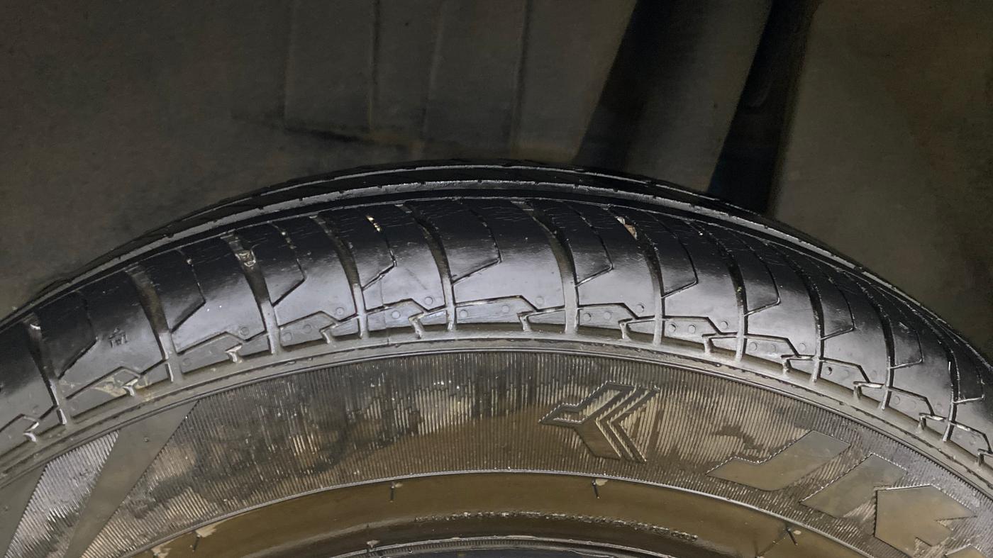 2022 Maruti Dzire VXI, Petrol, Manual, 30,558 km, Left Rear Tyre Tread