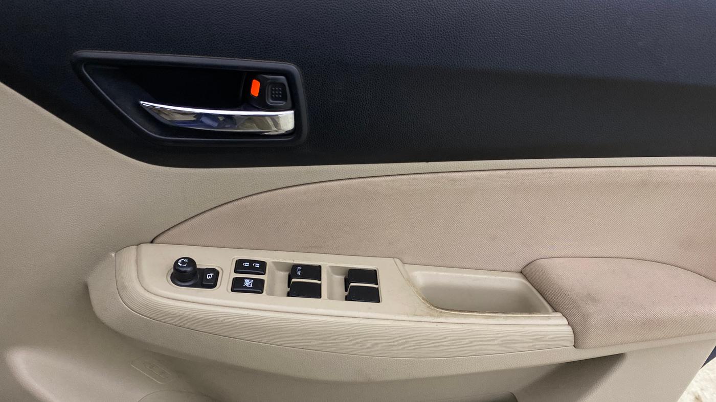 2022 Maruti Dzire VXI, Petrol, Manual, 30,558 km, Driver Side Door Panels Control