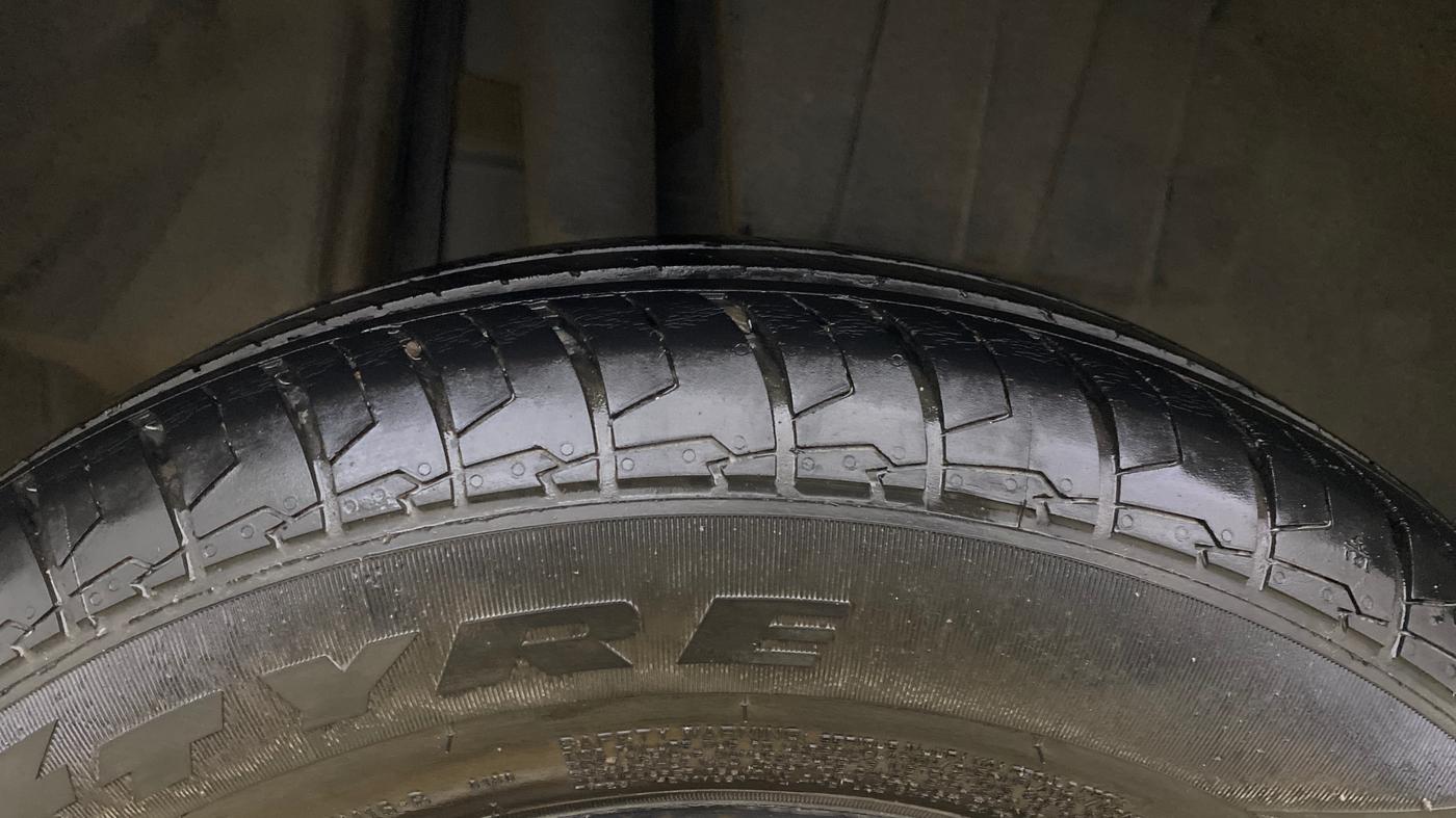 2022 Maruti Dzire VXI, Petrol, Manual, 30,558 km, Right Rear Tyre Tread