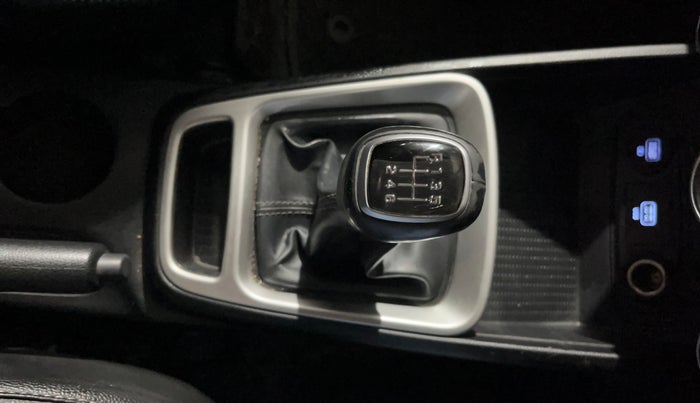 2019 Hyundai VENUE SX 1.0 TURBO, Petrol, Manual, 51,410 km, Gear Lever