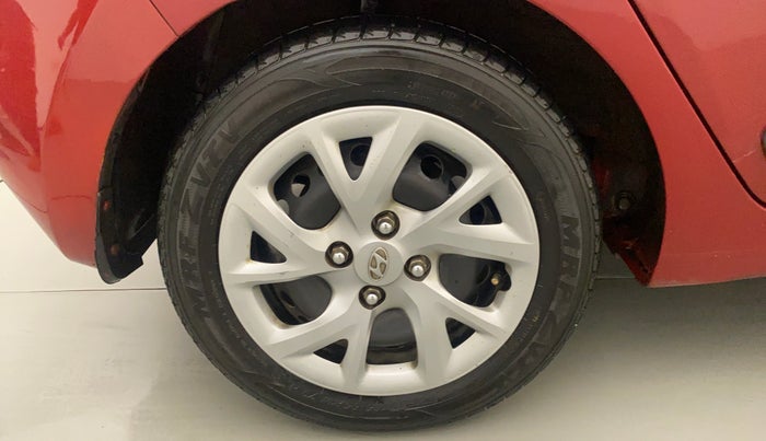 2018 Hyundai Grand i10 MAGNA 1.2 KAPPA VTVT, CNG, Manual, 33,023 km, Right Rear Wheel