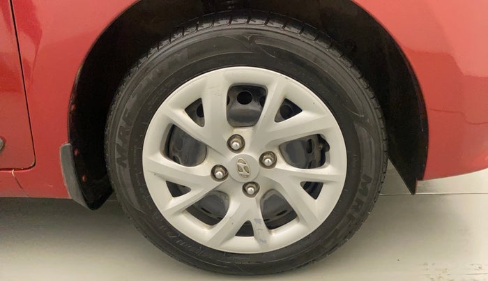 2018 Hyundai Grand i10 MAGNA 1.2 KAPPA VTVT, CNG, Manual, 33,023 km, Right Front Wheel