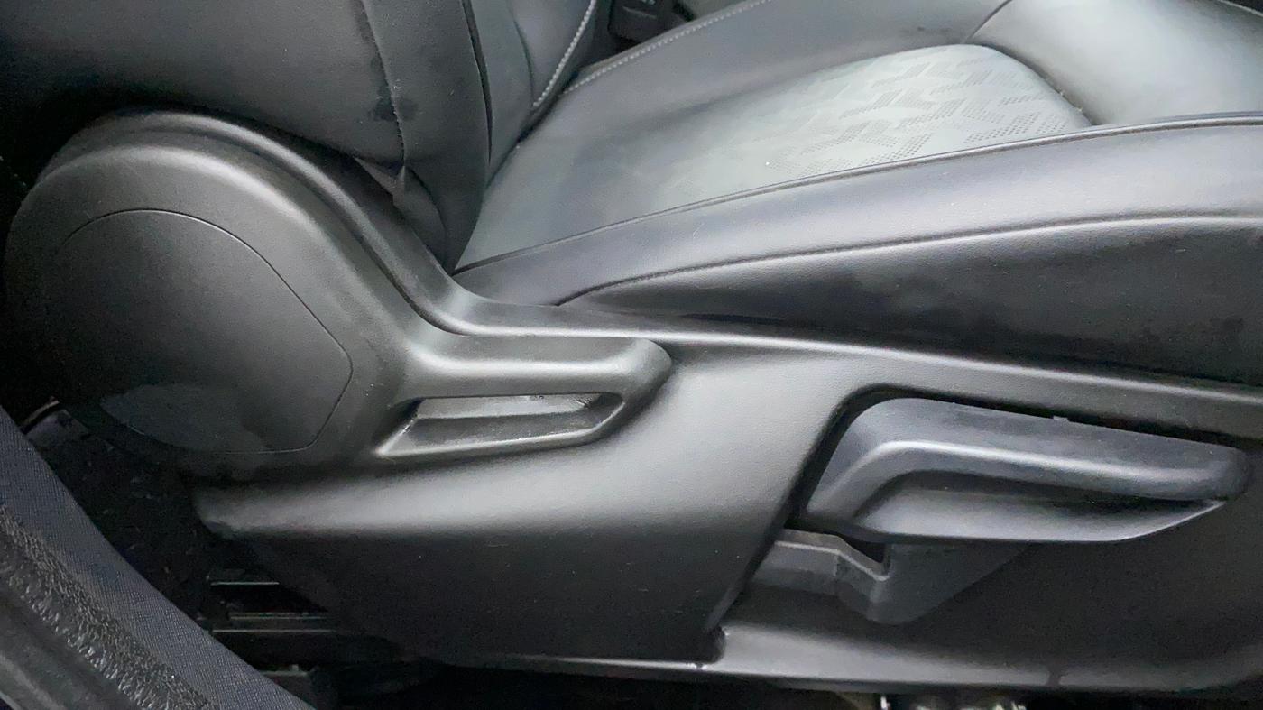 2022 Tata NEXON XZA PLUS (O) PETROL DARK EDITION, Petrol, Automatic, 8,139 km, Driver Side Adjustment Panel