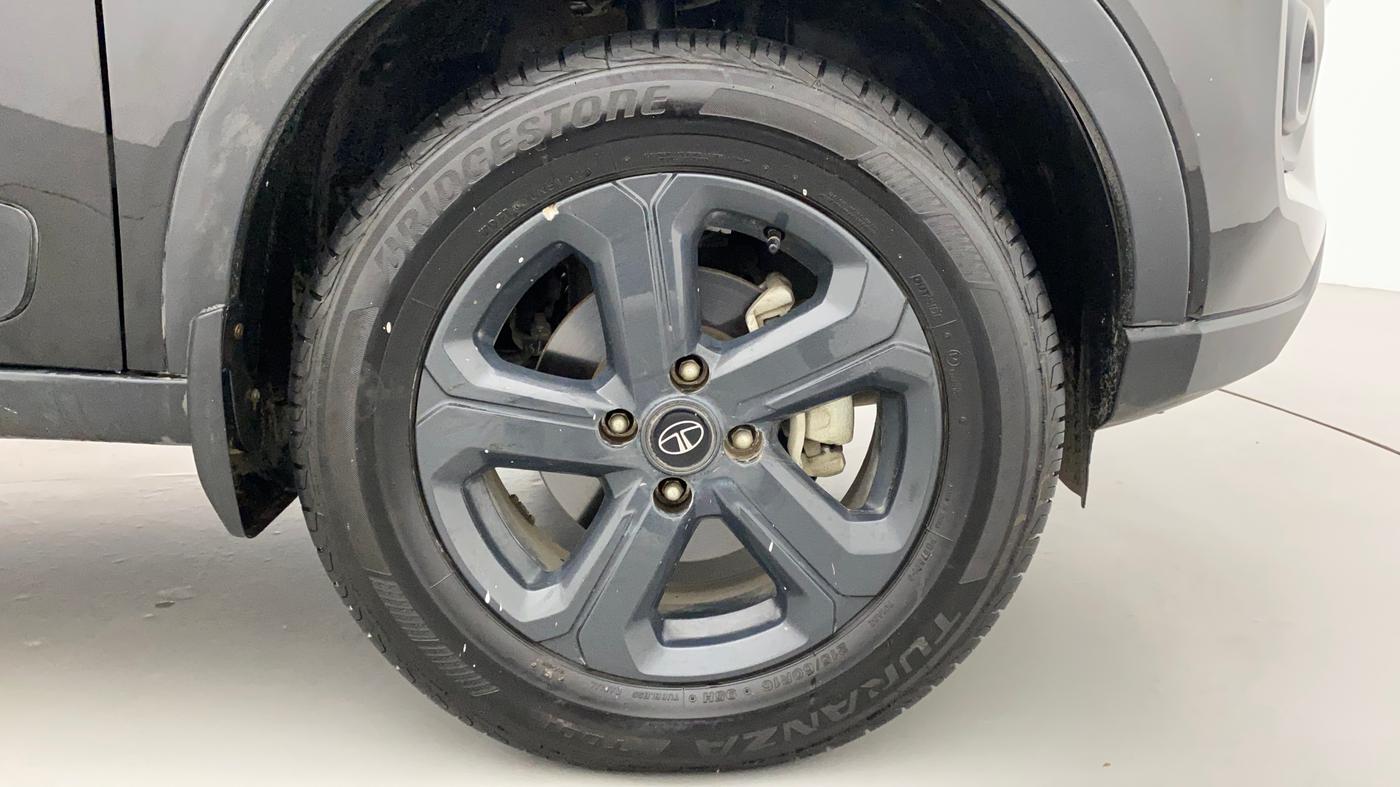 2022 Tata NEXON XZA PLUS (O) PETROL DARK EDITION, Petrol, Automatic, 8,139 km, Right Front Wheel