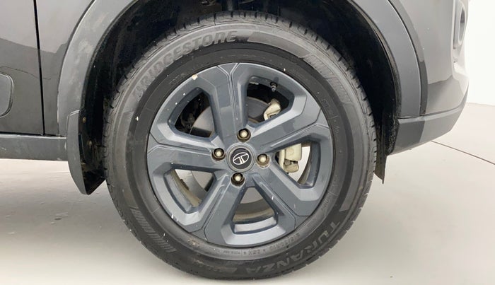 2022 Tata NEXON XZA PLUS (O) PETROL DARK EDITION, Petrol, Automatic, 8,139 km, Right Front Wheel