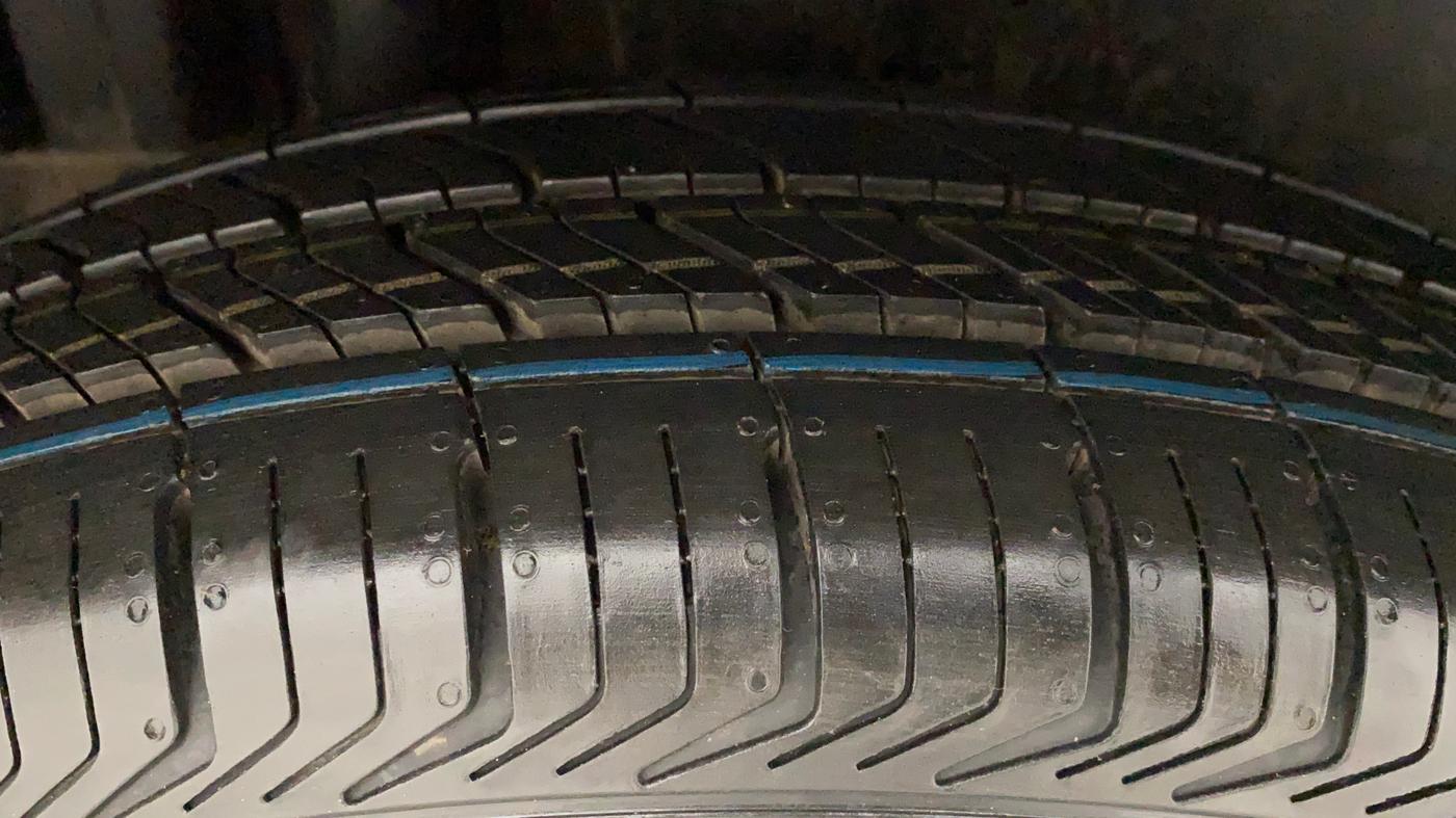 2012 Maruti Swift VDI, Diesel, Manual, 1,15,035 km, Right Rear Tyre Tread