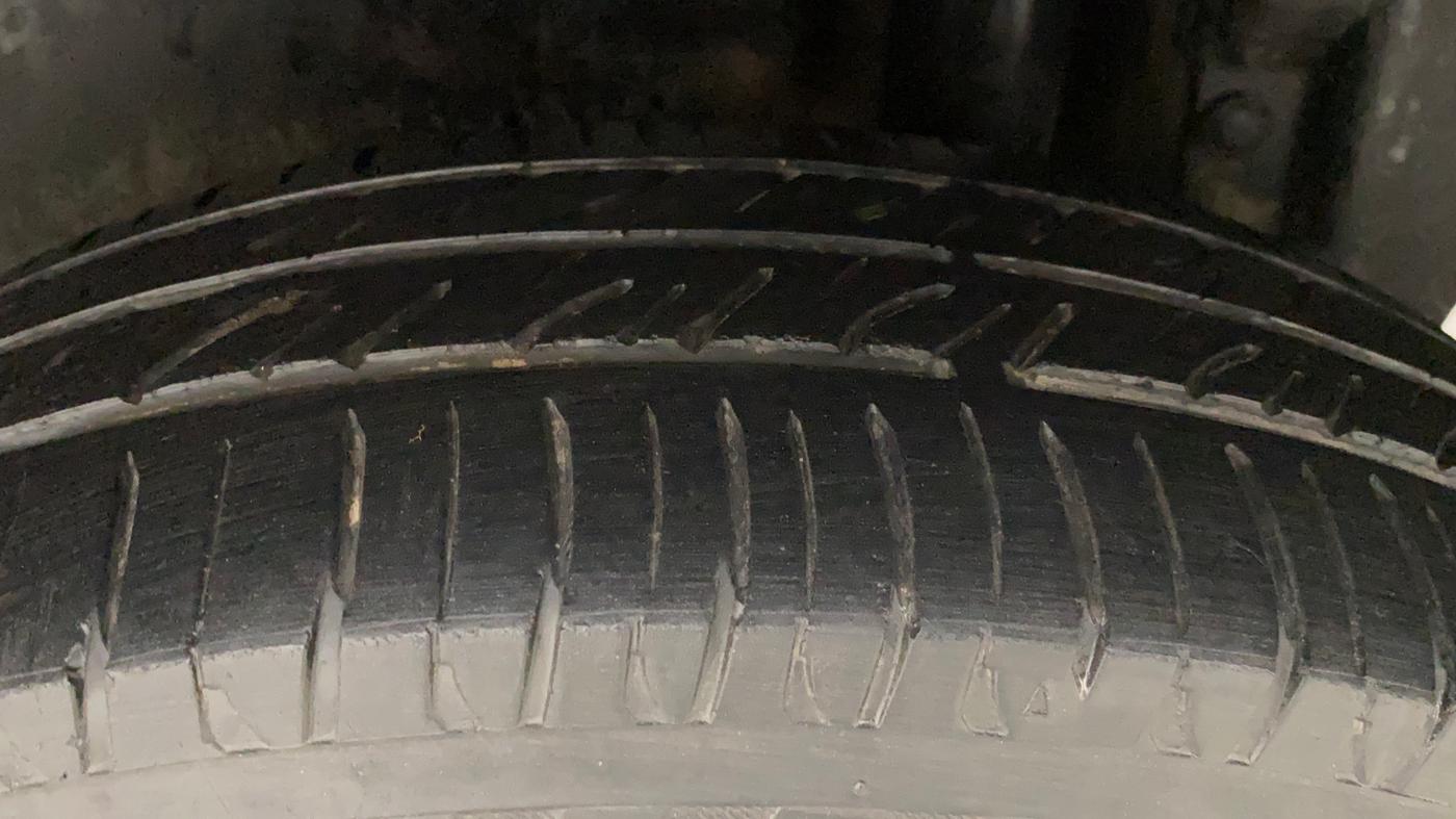 2012 Maruti Swift VDI, Diesel, Manual, 1,15,035 km, Left Rear Tyre Tread