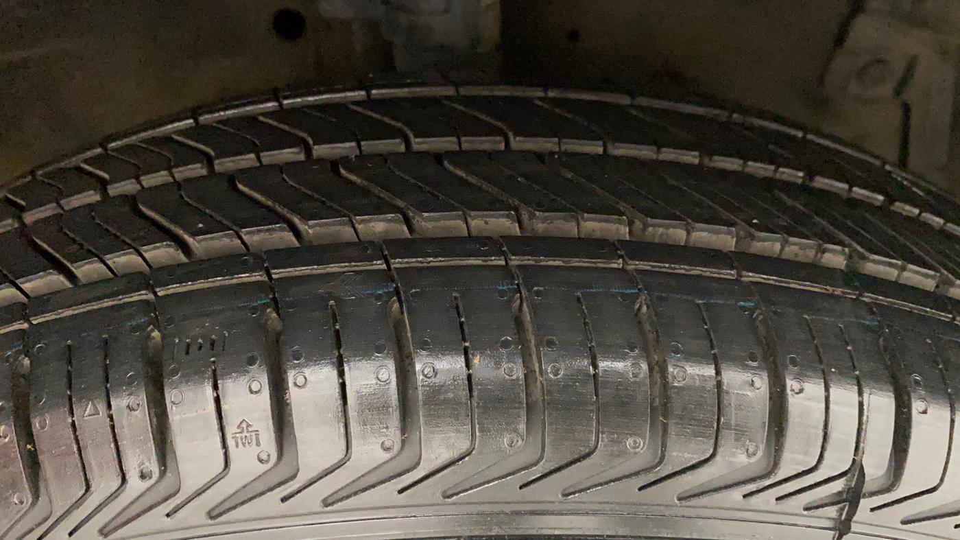 2012 Maruti Swift VDI, Diesel, Manual, 1,15,035 km, Right Front Tyre Tread