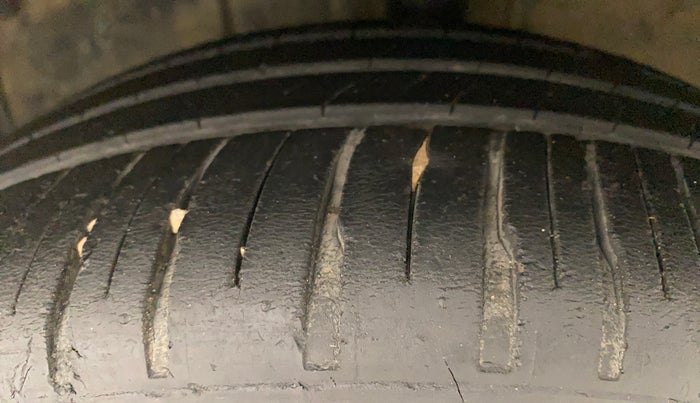 2011 Toyota Etios VD, Diesel, Manual, 76,722 km, Left Front Tyre Tread