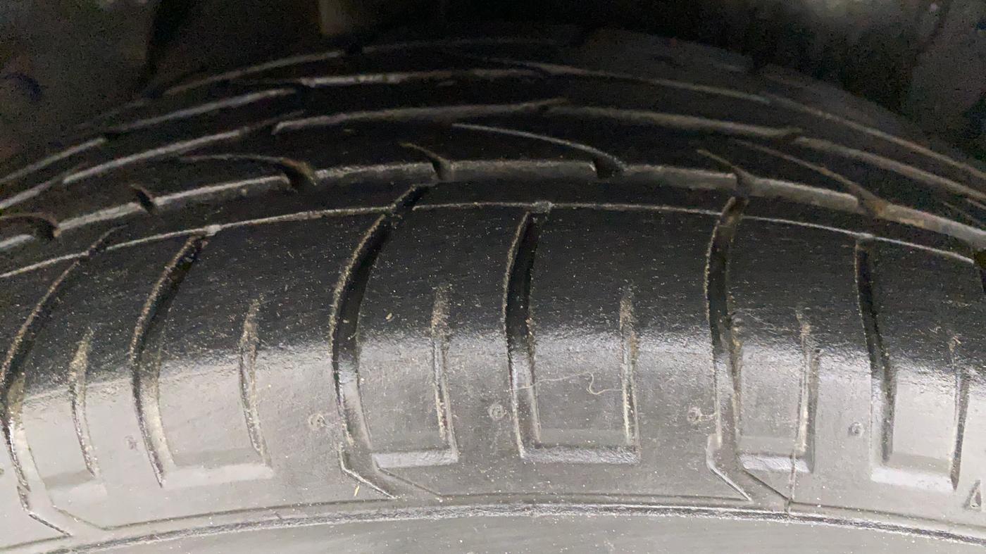 2018 Hyundai Creta SX AT 1.6 DIESEL, Diesel, Automatic, 27,134 km, Right Rear Tyre Tread
