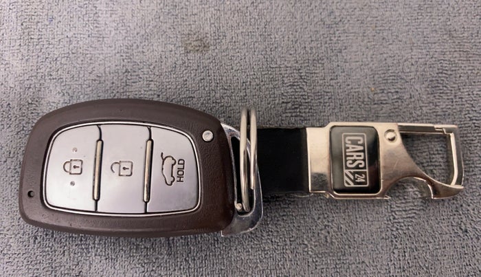 2018 Hyundai Creta SX AT 1.6 DIESEL, Diesel, Automatic, 27,134 km, Lock system - Remote key minor damage