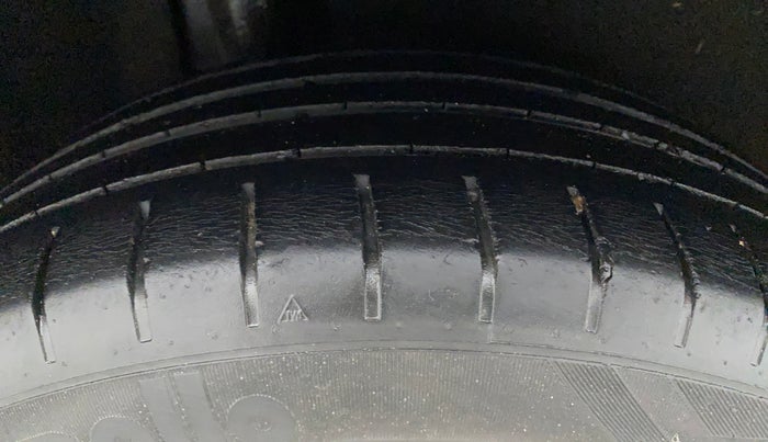 2016 Maruti Baleno ZETA PETROL 1.2, Petrol, Manual, 62,630 km, Right Rear Tyre Tread