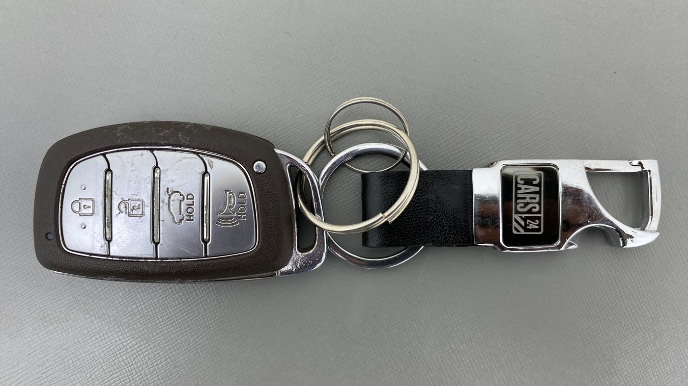 2021 Hyundai NEW I20 ASTA 1.2 AT, Petrol, Automatic, 13,172 km, Key Close Up