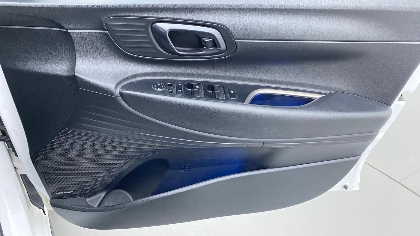 2021 Hyundai NEW I20 ASTA 1.2 AT, Petrol, Automatic, 13,172 km, Driver Side Door Panels Control